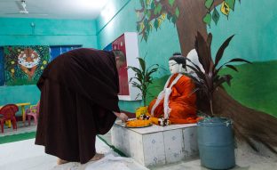 Thaye Dorje, His Holiness the 17th Gyalwa Karmapa, visits the Bodhi Tree School in Bodh Gaya, India, in December 2019 (Photo/Norbu Zangpo)