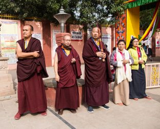 On day four of the 2019 Kagyu Monlam, Thaye Dorje, His Holiness the 17th Gyalwa Karmapa, visited the private residence of His Eminence Luding Khenchen Rinpoche (Photo/Norbu Zangpo)