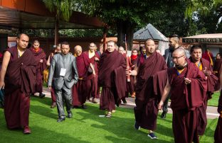 On day four of the 2019 Kagyu Monlam, Thaye Dorje, His Holiness the 17th Gyalwa Karmapa, visited the private residence of His Eminence Luding Khenchen Rinpoche (Photo/Norbu Zangpo)