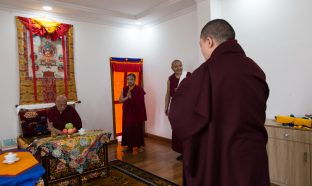 On day four of the 2019 Kagyu Monlam, Thaye Dorje, His Holiness the 17th Gyalwa Karmapa, visited the private residence of His Eminence Luding Khenchen Rinpoche (Photo/Norbu Zangpo)