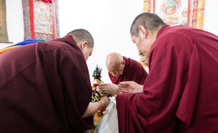 On day four of the 2019 Kagyu Monlam, Thaye Dorje, His Holiness the 17th Gyalwa Karmapa, visited the private residence of His Eminence Luding Khenchen Rinpoche (Photo/Norbu Zangpo)