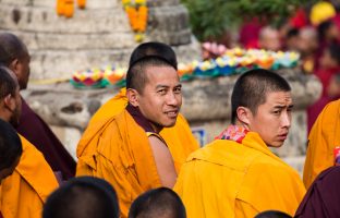 On day four of the 2019 Kagyu Monlam, Thaye Dorje, His Holiness the 17th Gyalwa Karmapa, visited the private residence of His Eminence Luding Khenchen Rinpoche (Photo/Norbu Zangpo)