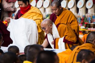 On day four of the 2019 Kagyu Monlam, Thaye Dorje, His Holiness the 17th Gyalwa Karmapa, visited the private residence of His Eminence Luding Khenchen Rinpoche (Photo/Norbu Zangpo)