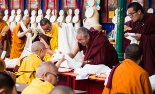 On day four of the 2019 Kagyu Monlam, Thaye Dorje, His Holiness the 17th Gyalwa Karmapa, visited the private residence of His Eminence Luding Khenchen Rinpoche (Photo/Norbu Zangpo)