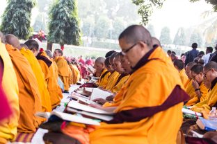 On day four of the 2019 Kagyu Monlam, Thaye Dorje, His Holiness the 17th Gyalwa Karmapa, visited the private residence of His Eminence Luding Khenchen Rinpoche (Photo/Norbu Zangpo)