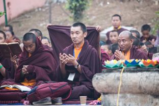 On day four of the 2019 Kagyu Monlam, Thaye Dorje, His Holiness the 17th Gyalwa Karmapa, visited the private residence of His Eminence Luding Khenchen Rinpoche (Photo/Norbu Zangpo)