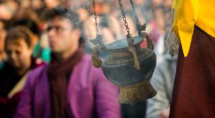 Thaye Dorje, His Holiness the 17th Gyalwa Karmapa, gives a Chenresig empowerment at Karma Temple, Bodh Gaya, India, December 2019. Photo / Norbu Zangpo