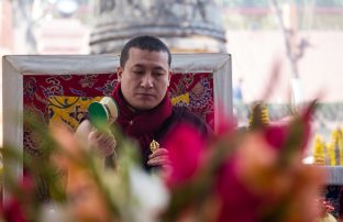 Thaye Dorje, His Holiness the 17th Gyalwa Karmapa, presides over aspiration prayers on the final day of the 2019 Kagyu Monlam, Bodh Gaya, India. Photo / Norbu Zangpo