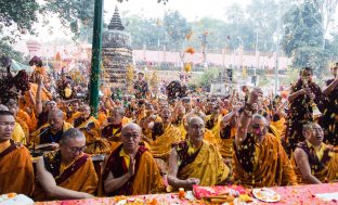 Thaye Dorje, His Holiness the 17th Gyalwa Karmapa, presides over aspiration prayers on the final day of the 2019 Kagyu Monlam, Bodh Gaya, India. Photo / Norbu Zangpo