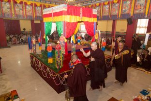 Thaye Dorje, His Holiness the 17th Gyalwa Karmapa, led the ceremonies to commemorate Shamar Rinpoche