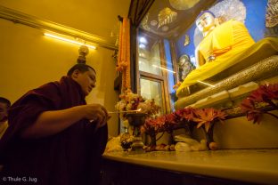 Thaye Dorje, His Holiness the 17th Gyalwa Karmapa, pays respects to the Buddha at the Kagyu Monlam in Bodh Gaya, December 2017