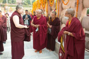 Thaye Dorje, His Holiness the 17th Gyalwa Karmapa, and Sherab Gyaltsen Rinpoche at the Kagyu Monlam in Bodh Gaya