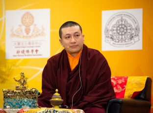 Thaye Dorje, His Holiness the 17th Gyalwa Karmapa, gives dharma teachings to over a thousand people