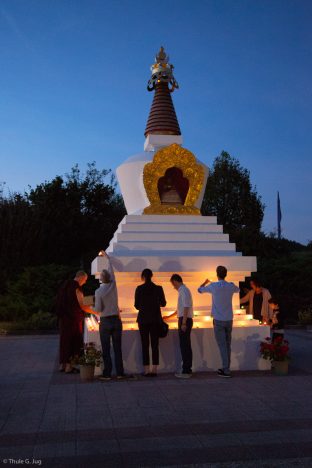 Students prepare for the arrival of Thaye Dorje, His Holiness the 17th Gyalwa Karmapa, at Dhagpo Kagyu Ling