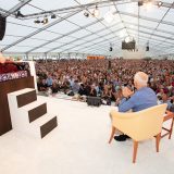 Thaye Dorje, His Holiness the 17th Gyalwa Karmapa, gave teachings on the 37 Practices of a Bodhisattva to over 6,000 students at the Europe Center in Germany