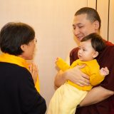 Students from Germany and around the world say goodbye as Thaye Dorje, His Holiness the 17th Gyalwa Karmapa, and his son Thugseyla leave the Europe Centre.