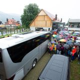 Students from Germany and around the world say goodbye as Thaye Dorje, His Holiness the 17th Gyalwa Karmapa, and his son Thugseyla leave the Europe Centre.