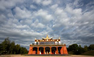 Thaye Dorje, His Holiness the 17th Gyalwa Karmapa, Sangyumla and Thugseyla at Dhagpo Kundreul Ling in Le Bost, France. Photo / Thule Jug