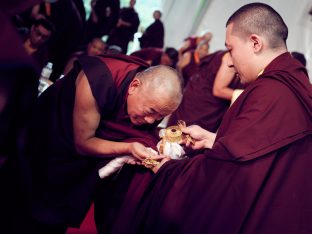 Day two in Dhagpo 2019: Thaye Dorje, His Holiness the 17th Gyalwa Karmapa, offers teachings and an empowerment to 3,000 students