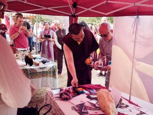 Day two in Dhagpo 2019: Thaye Dorje, His Holiness the 17th Gyalwa Karmapa, offers teachings and an empowerment to 3,000 students