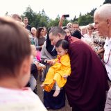 Traditional welcome ceremony for Thaye Dorje, His Holiness the 17th Gyalwa Karmapa, and Thugseyla at the Europe Center in Germany. Photo / Tokpa Korlo