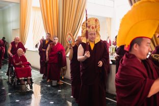 Thaye Dorje, His Holiness the 17th Gyalwa Karmapa, leads the way as His Eminence Luding Khenchen Rinpoche departs the Karmapa International Buddhist Institute (KIBI), following the hair-cutting ceremony of Thugsey