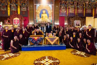 Thaye Dorje, His Holiness the 17th Gyalwa Karmapa, Sangyumla and Thugsey, Professor Sempa Dorje, Trinlay Rinpoche, together with Rinpoches and monks from KIBI