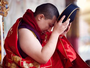 Thaye Dorje, His Holiness the 17th Gyalwa Karmapa, gives a Chenresig empowerment at Karma Temple, Bodh Gaya, India, December 2019. Photo / Tokpa Korlo