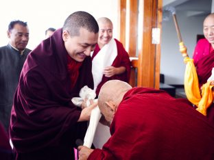 On day four of the 2019 Kagyu Monlam, Thaye Dorje, His Holiness the 17th Gyalwa Karmapa, visited the private residence of His Eminence Luding Khenchen Rinpoche (Photo/Tokpa Korlo)