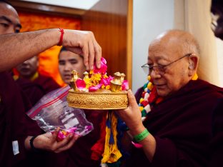 On day four of the 2019 Kagyu Monlam, Thaye Dorje, His Holiness the 17th Gyalwa Karmapa, visited the private residence of His Eminence Luding Khenchen Rinpoche (Photo/Tokpa Korlo)