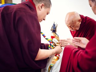 On day four of the 2019 Kagyu Monlam, Thaye Dorje, His Holiness the 17th Gyalwa Karmapa, visited the private residence of His Eminence Luding Khenchen Rinpoche (Photo/Tokpa Korlo)