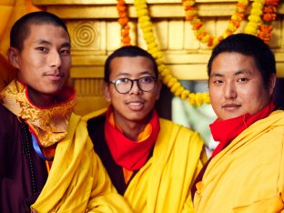 On day four of the 2019 Kagyu Monlam, Thaye Dorje, His Holiness the 17th Gyalwa Karmapa, visited the private residence of His Eminence Luding Khenchen Rinpoche (Photo/Tokpa Korlo)