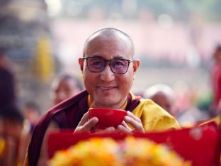 Thaye Dorje, His Holiness the 17th Gyalwa Karmapa, presides over aspiration prayers on the final day of the 2019 Kagyu Monlam, Bodh Gaya, India. Photo / Tokpa Korlo