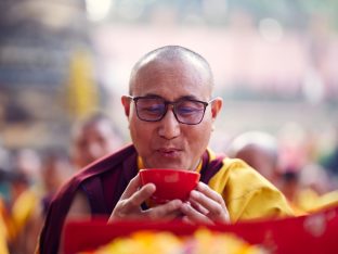 Thaye Dorje, His Holiness the 17th Gyalwa Karmapa, presides over aspiration prayers on the final day of the 2019 Kagyu Monlam, Bodh Gaya, India. Photo / Tokpa Korlo