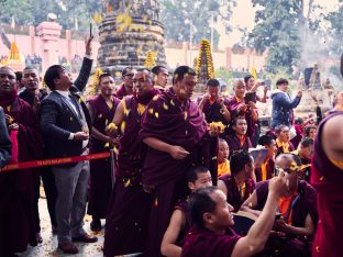 Thaye Dorje, His Holiness the 17th Gyalwa Karmapa, presides over aspiration prayers on the final day of the 2019 Kagyu Monlam, Bodh Gaya, India. Photo / Tokpa Korlo