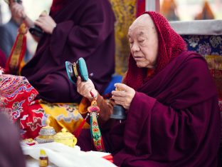 Thaye Dorje, His Holiness the 17th Gyalwa Karmapa, presides over aspiration prayers on the final day of the 2019 Kagyu Monlam, Bodh Gaya, India. Photo / Tokpa Korlo