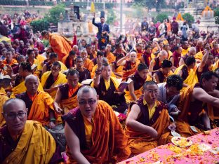 Thaye Dorje, His Holiness the 17th Gyalwa Karmapa, presides over aspiration prayers on the final day of the 2019 Kagyu Monlam, Bodh Gaya, India. Photo / Tokpa Korlo