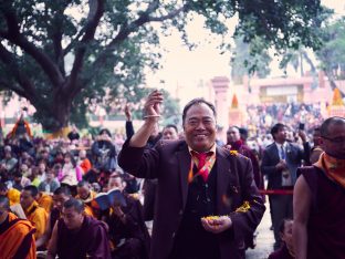 Thaye Dorje, His Holiness the 17th Gyalwa Karmapa, presides over aspiration prayers on the final day of the 2019 Kagyu Monlam, Bodh Gaya, India. Photo / Tokpa Korlo