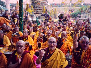 Thaye Dorje, His Holiness the 17th Gyalwa Karmapa, presides over aspiration prayers on the final day of the 2019 Kagyu Monlam, Bodh Gaya, India. Photo / Tokpa Korlo