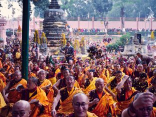 Thaye Dorje, His Holiness the 17th Gyalwa Karmapa, presides over aspiration prayers on the final day of the 2019 Kagyu Monlam, Bodh Gaya, India. Photo / Tokpa Korlo