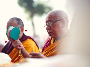 Thaye Dorje, His Holiness the 17th Gyalwa Karmapa, presides over aspiration prayers on the final day of the 2019 Kagyu Monlam, Bodh Gaya, India. Photo / Tokpa Korlo