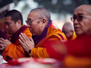 Thaye Dorje, His Holiness the 17th Gyalwa Karmapa, presides over aspiration prayers on the final day of the 2019 Kagyu Monlam, Bodh Gaya, India. Photo / Tokpa Korlo