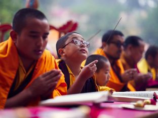 Thaye Dorje, His Holiness the 17th Gyalwa Karmapa, presides over aspiration prayers on the final day of the 2019 Kagyu Monlam, Bodh Gaya, India. Photo / Tokpa Korlo