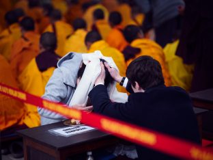 Thaye Dorje, His Holiness the 17th Gyalwa Karmapa, presides over aspiration prayers on the final day of the 2019 Kagyu Monlam, Bodh Gaya, India. Photo / Tokpa Korlo