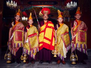 Thaye Dorje, His Holiness the 17th Gyalwa Karmapa, arrives for the Kagyu Monlam 2019. (Photo/Tokpa Korlo))