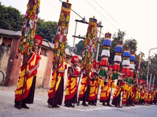 Thaye Dorje, His Holiness the 17th Gyalwa Karmapa, arrives for the Kagyu Monlam 2019. (Photo/Tokpa Korlo))