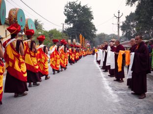 Thaye Dorje, His Holiness the 17th Gyalwa Karmapa, arrives for the Kagyu Monlam 2019. (Photo/Tokpa Korlo))