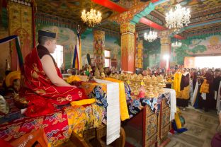 Long life offerings for Karmapa
