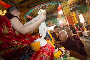 Long life prayers and offerings for Karmapa