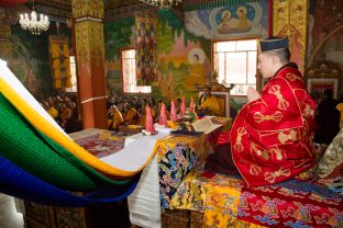 Long life offerings for Karmapa